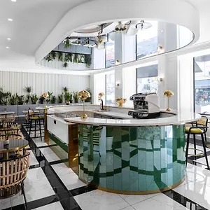 **** Hotell Western Premier Roosevelt Frankrike