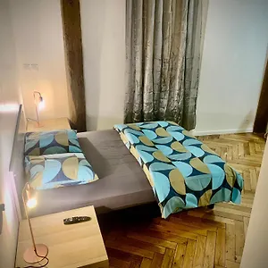 Appartement M: En Plein Centre De