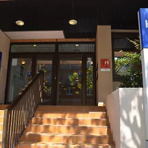 Отель Kyriad Direct Centre